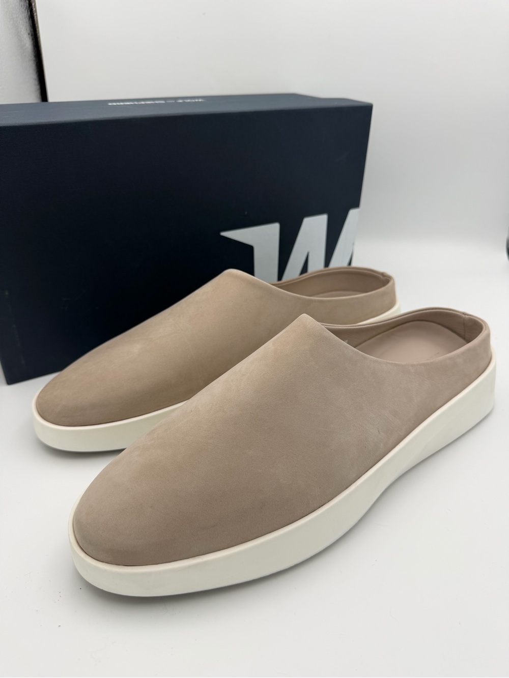 NEW Wolf & Shepherd Cruise Mule Nubuck Warm Grey White Men's 12 / Women's 13.5